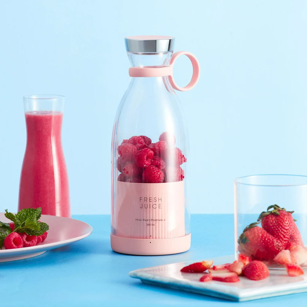 Corded juicer, an example of the battery-free small appliances we source